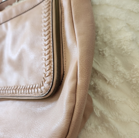 EUC Light Pink Unmarked Crossbody with Zippered Flip Down Front Flap - Picture 2 of 12